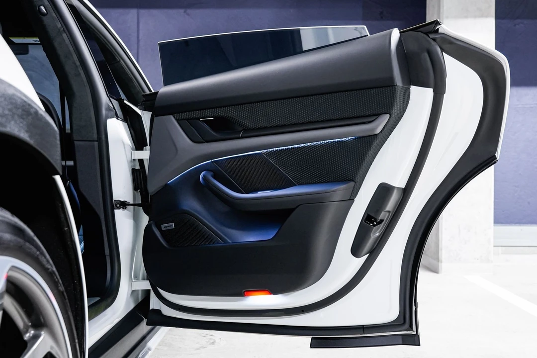 2023 Porsche Taycan 4S - Image 27 of 31