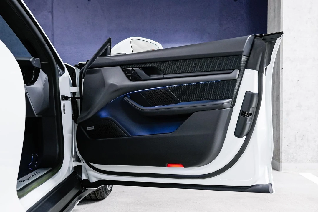 2023 Porsche Taycan 4S - Image 21 of 31
