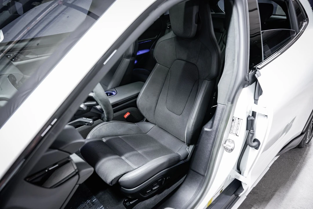 2023 Porsche Taycan 4S - Image 18 of 31