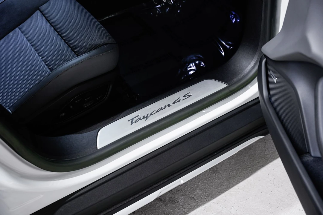 2023 Porsche Taycan 4S - Image 22 of 31