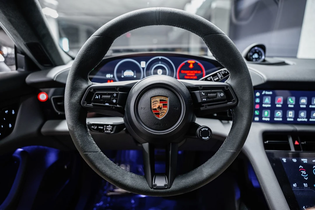 2023 Porsche Taycan 4S - Image 10 of 31