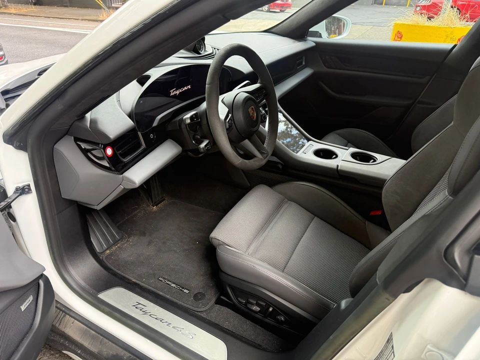 2023 Porsche Taycan 4S - Image 3 of 4