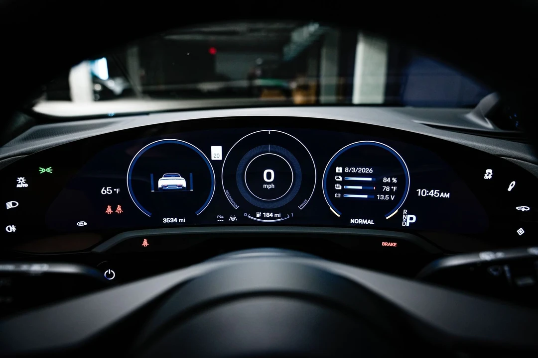 2023 Porsche Taycan 4S - Image 11 of 31