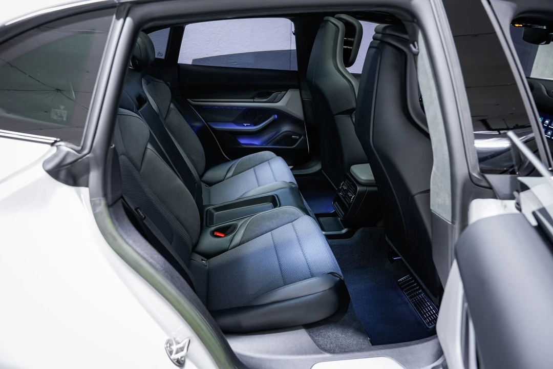 2023 Porsche Taycan 4S - Image 29 of 31