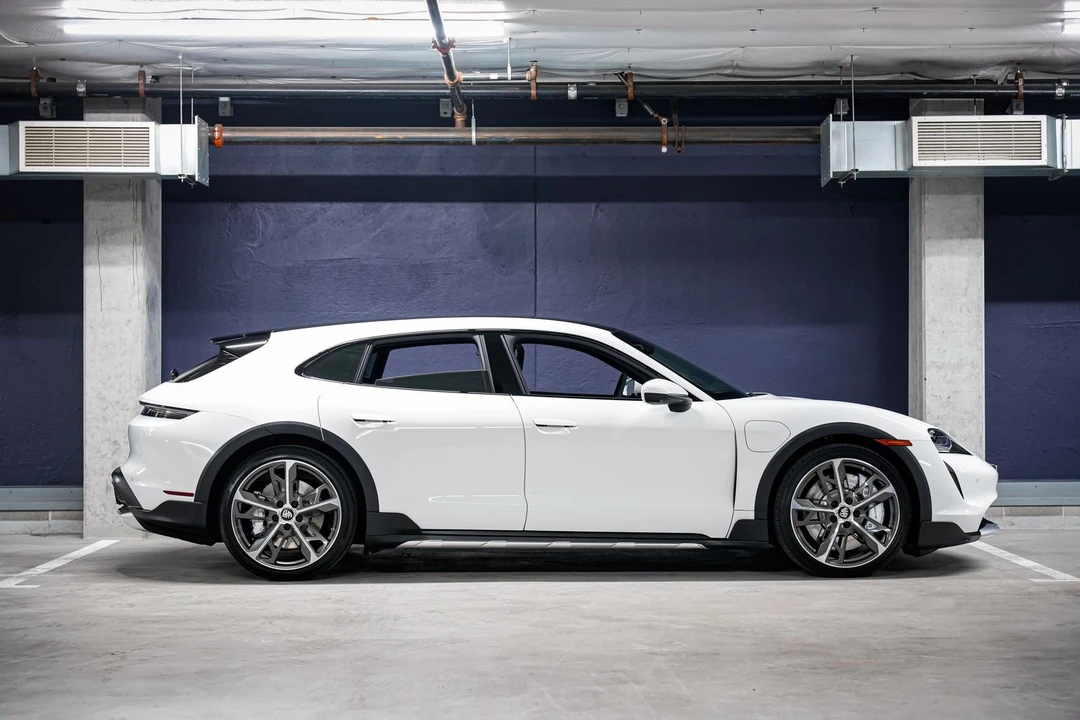 2023 Porsche Taycan 4S - Image 2 of 31