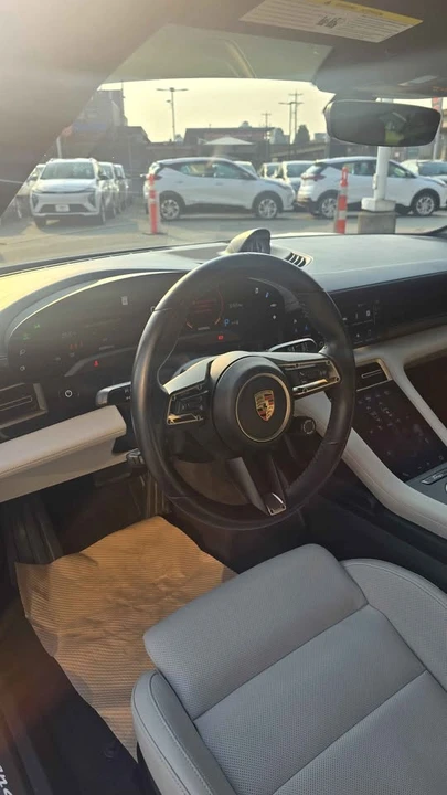 2023 Porsche Taycan 4S - Image 9 of 13