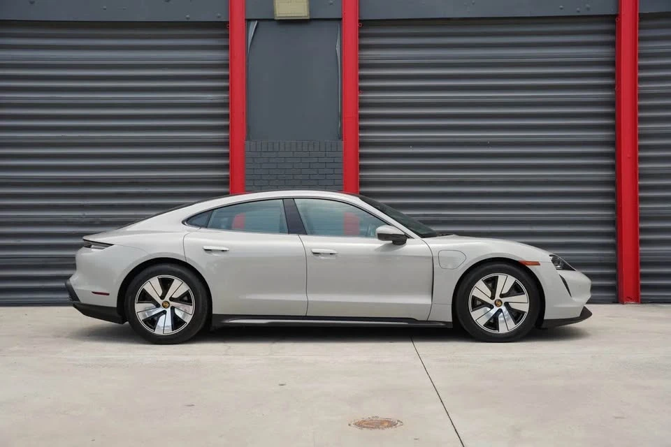 2023 Porsche Taycan - Image 7 of 18