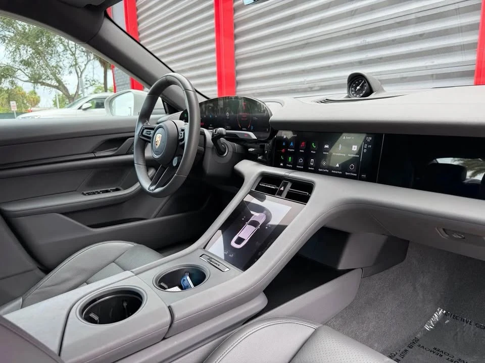 2023 Porsche Taycan - Image 15 of 18