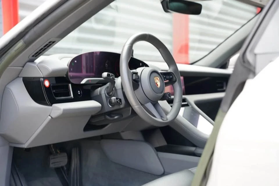 2023 Porsche Taycan - Image 8 of 18