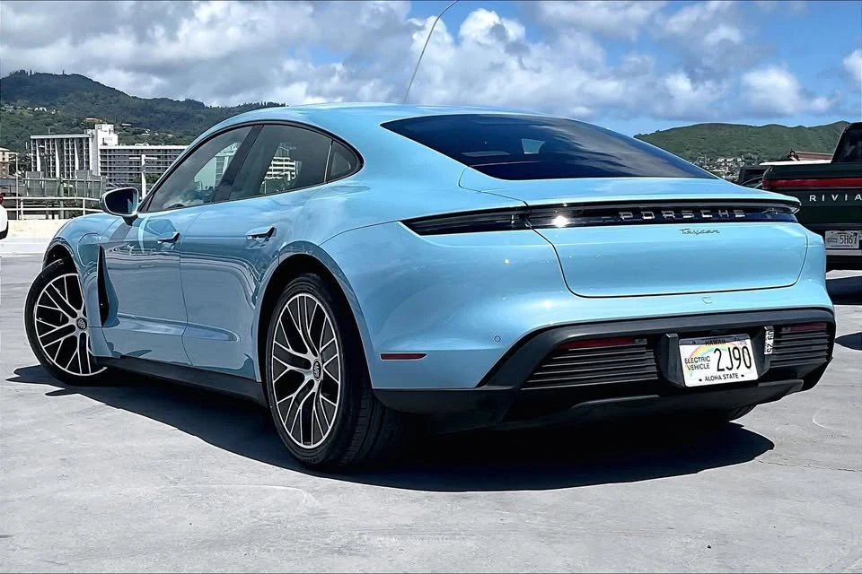 2023 Porsche Taycan - Image 4 of 20