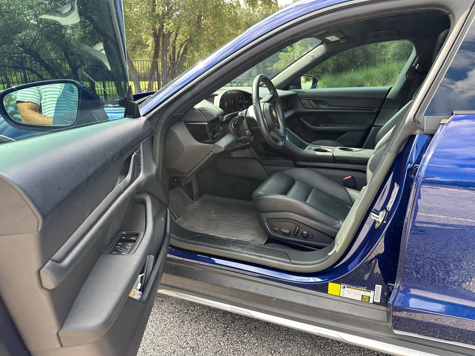 2023 Porsche Taycan 4 - Image 7 of 11