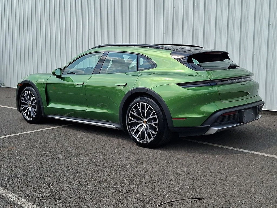 2023 Porsche Taycan Cross Turismo - Image 3 of 31