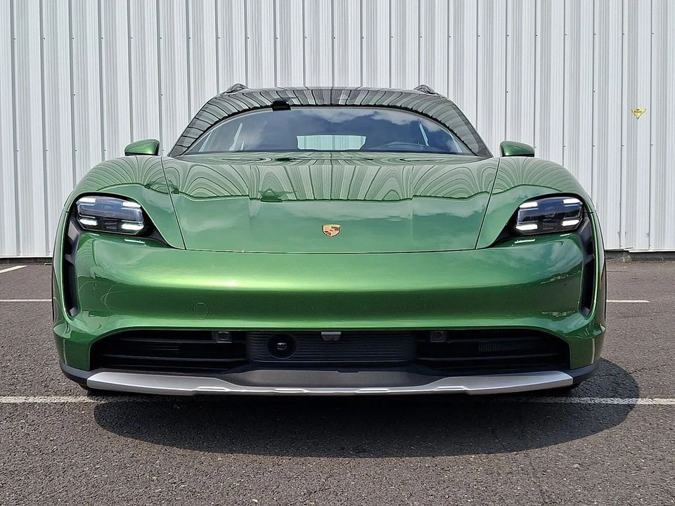 2023 Porsche Taycan Cross Turismo - Image 6 of 31