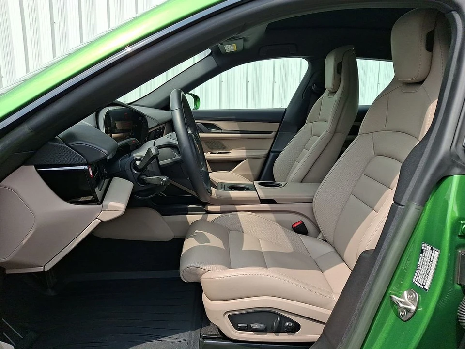 2023 Porsche Taycan Cross Turismo - Image 5 of 31