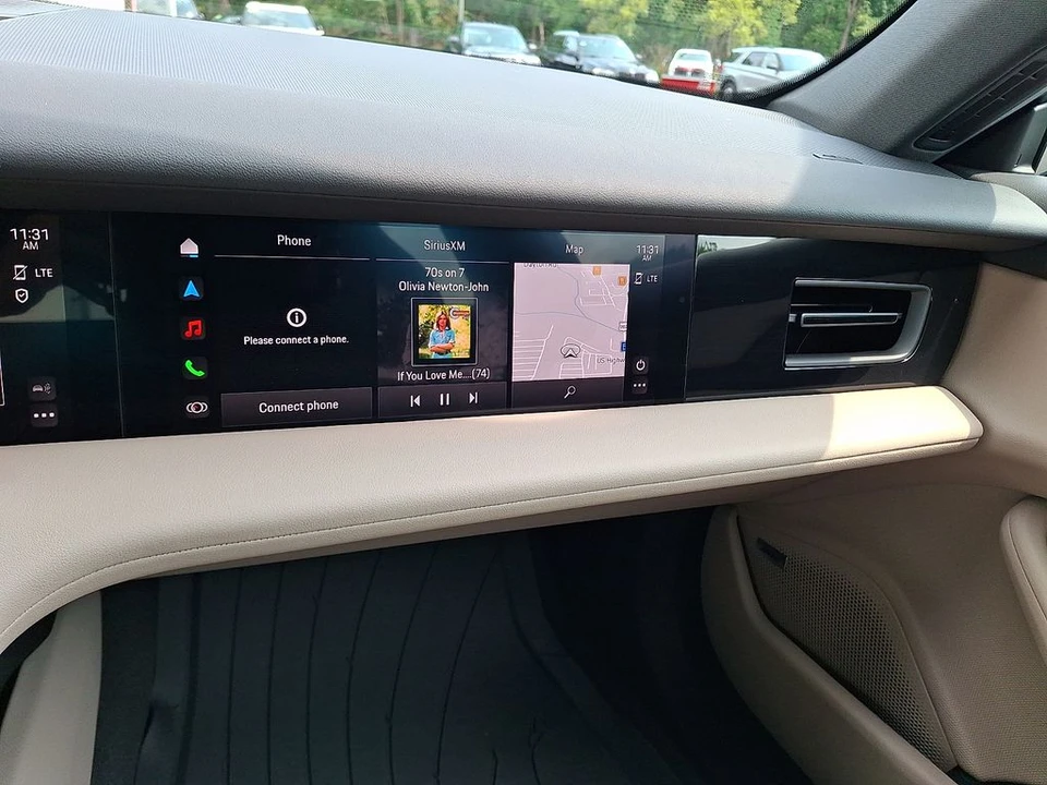 2023 Porsche Taycan Cross Turismo - Image 26 of 31