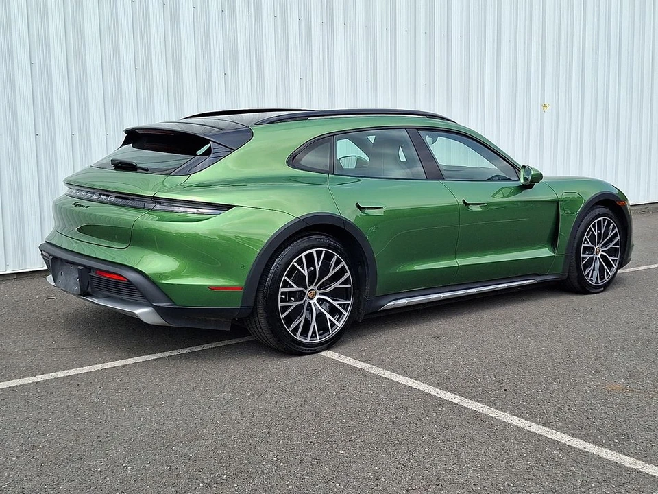 2023 Porsche Taycan Cross Turismo - Image 9 of 31