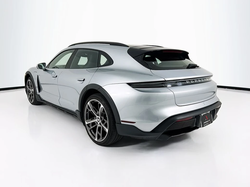 2023 Porsche Taycan 4 - Image 3 of 12