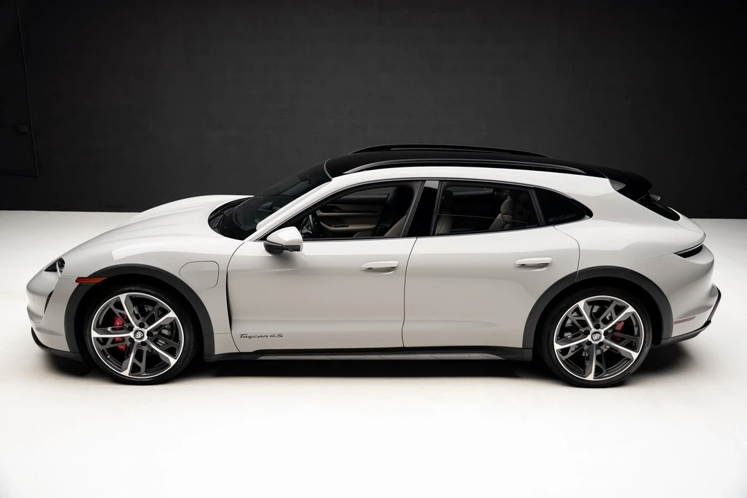 2023 Porsche Taycan 4S - Image 15 of 21