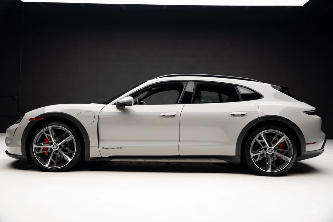 2023 Porsche Taycan 4S - Image 16 of 21