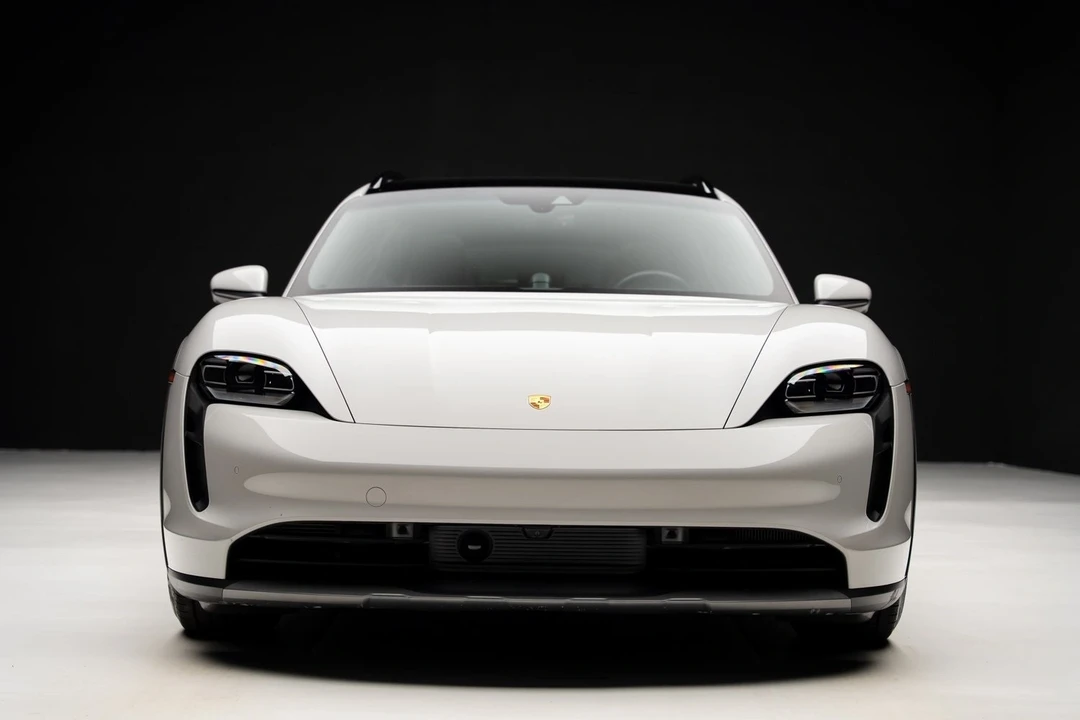 2023 Porsche Taycan 4S - Image 7 of 12