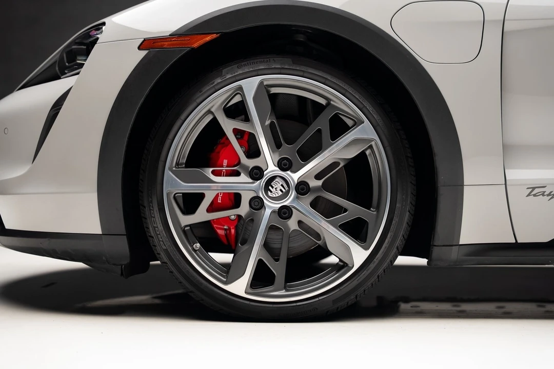 2023 Porsche Taycan 4S - Image 18 of 21