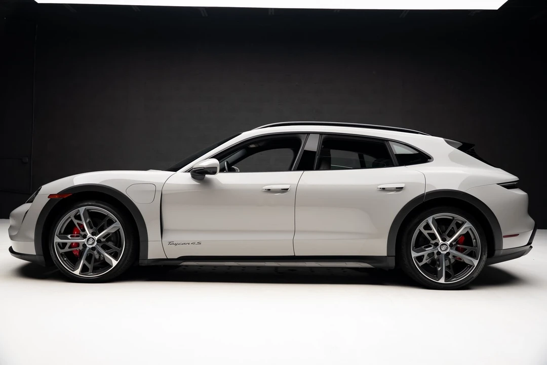 2023 Porsche Taycan 4S - Image 16 of 21