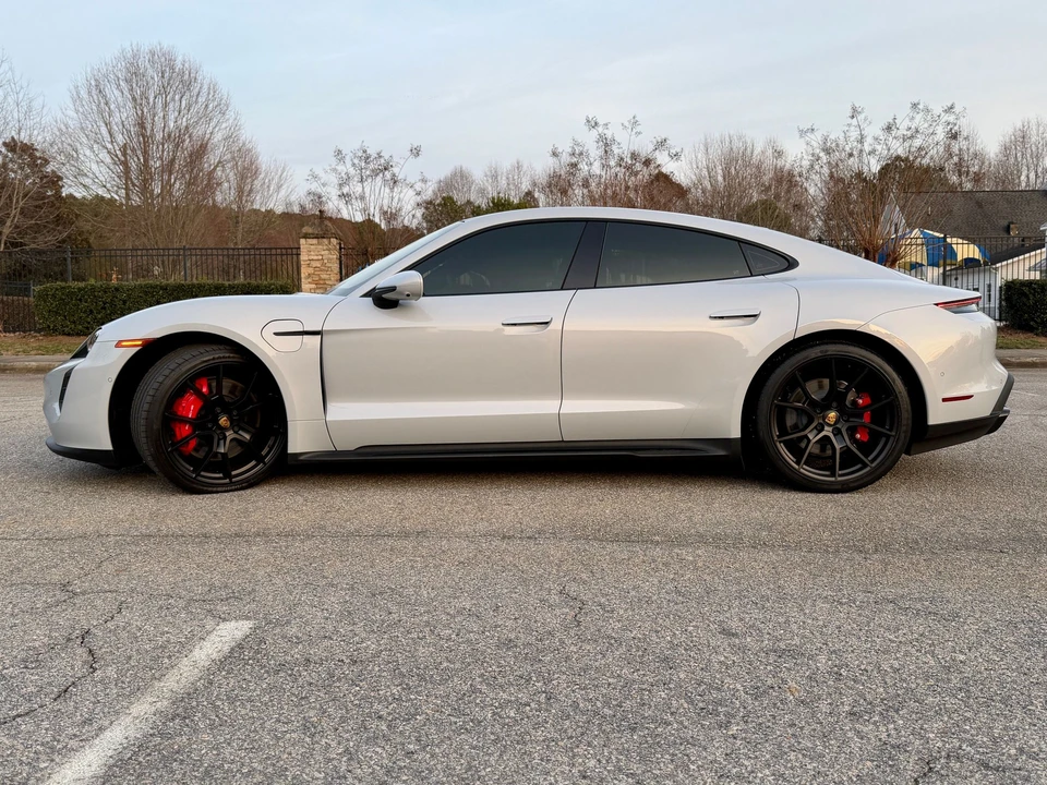 2023 Porsche Taycan GTS - Image 9 of 19