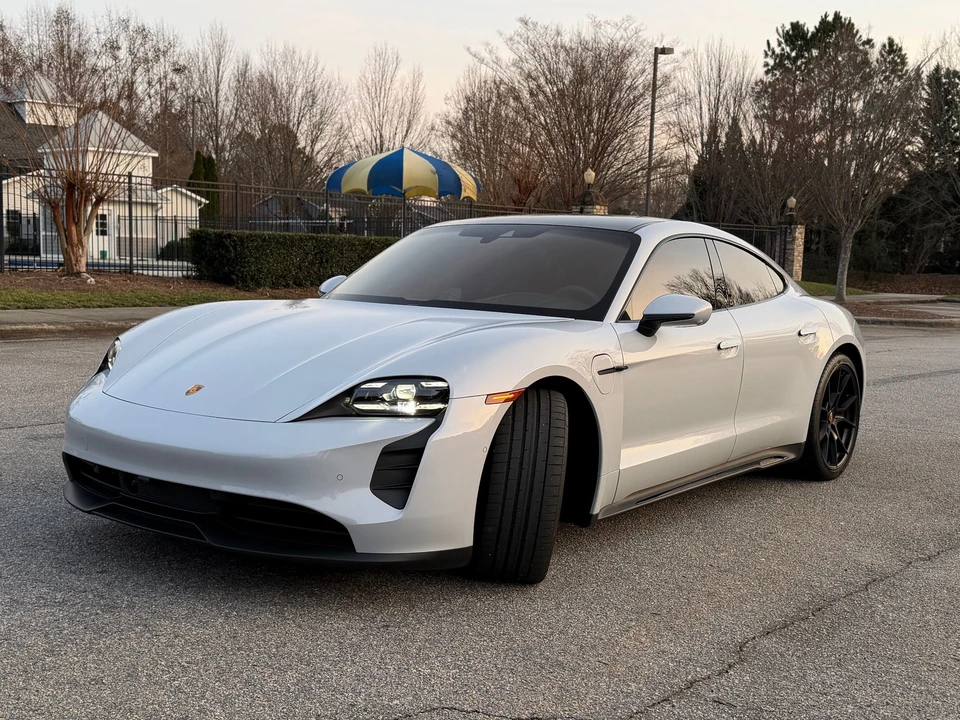 2023 Porsche Taycan GTS - Image 10 of 19