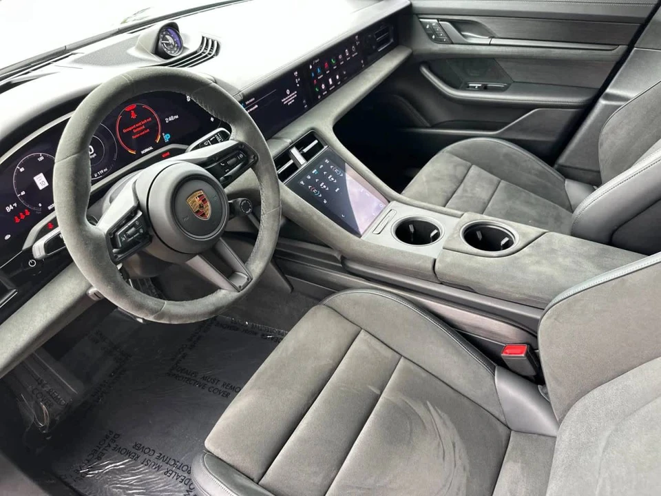 2023 Porsche Taycan GTS - Image 4 of 5