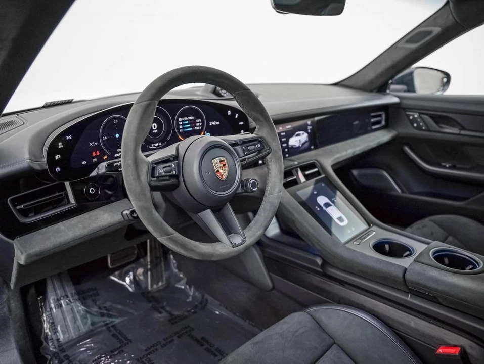 2023 Porsche Taycan GTS - Image 4 of 5