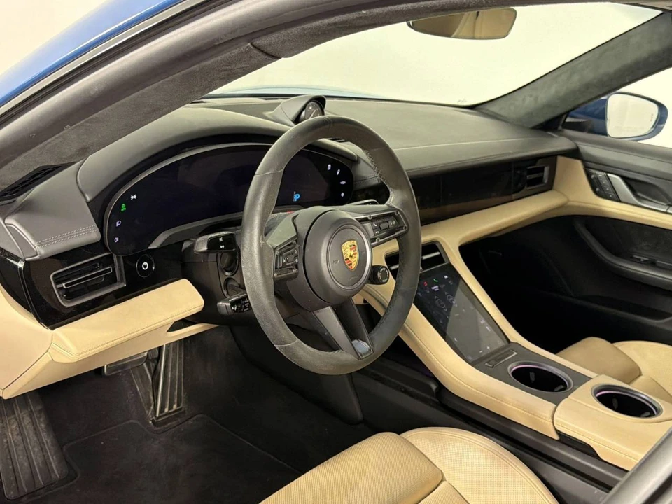 2023 Porsche Taycan GTS - Image 4 of 5
