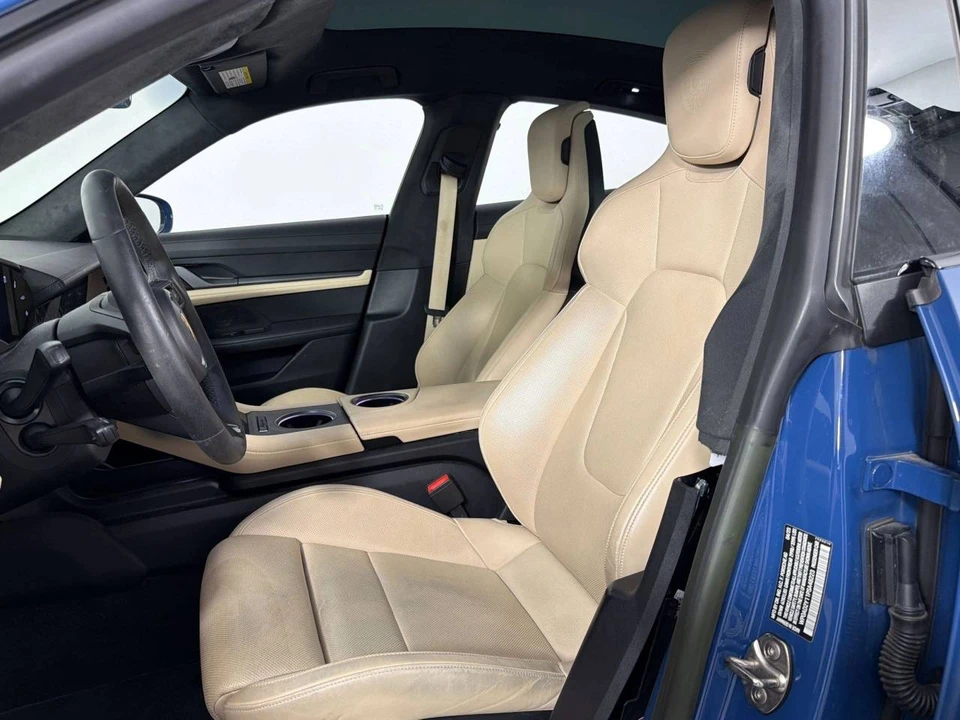 2023 Porsche Taycan GTS - Image 5 of 5