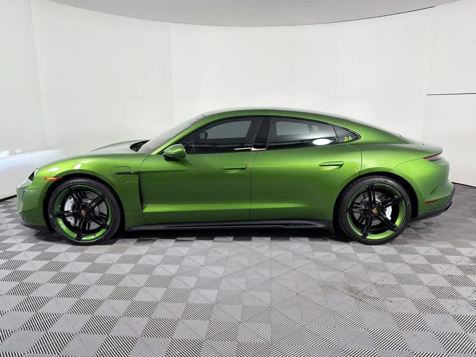 2023 Porsche Taycan GTS - Image 12 of 31
