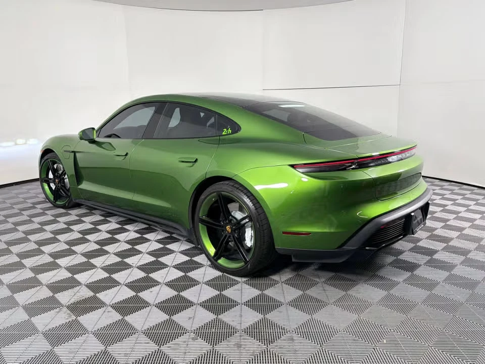 2023 Porsche Taycan GTS - Image 19 of 31