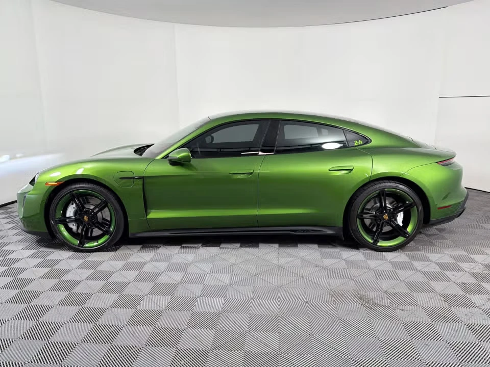 2023 Porsche Taycan GTS - Image 11 of 31