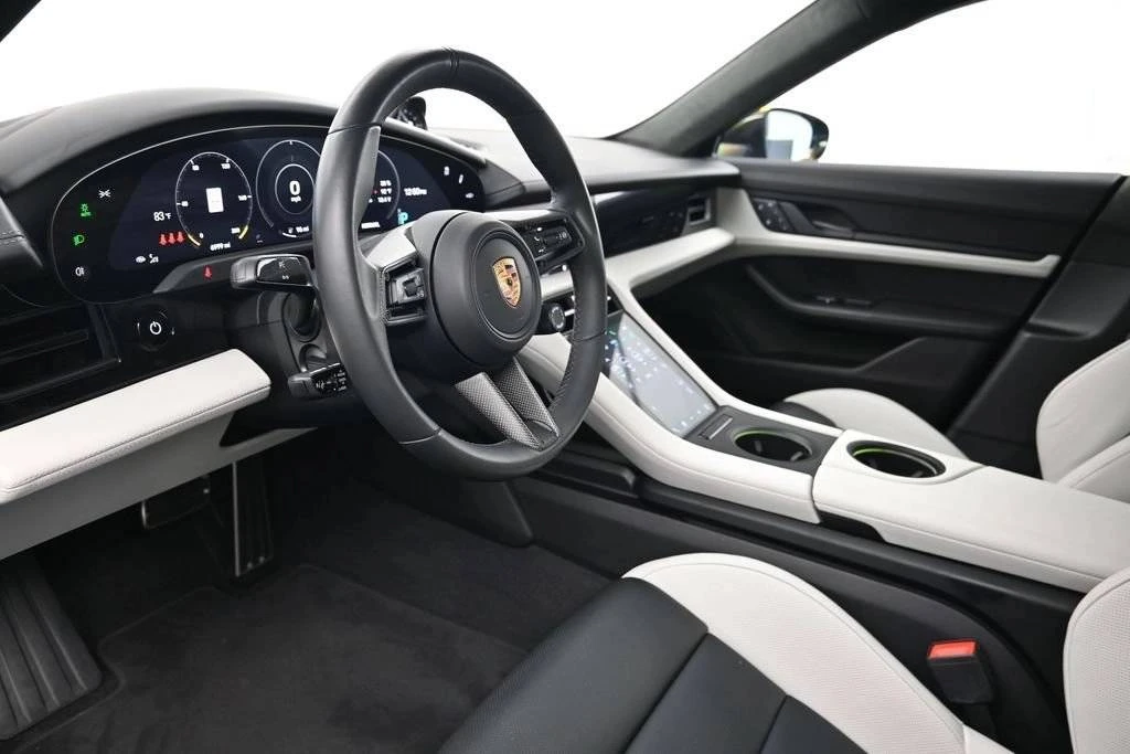 2023 Porsche Taycan GTS - Image 4 of 5