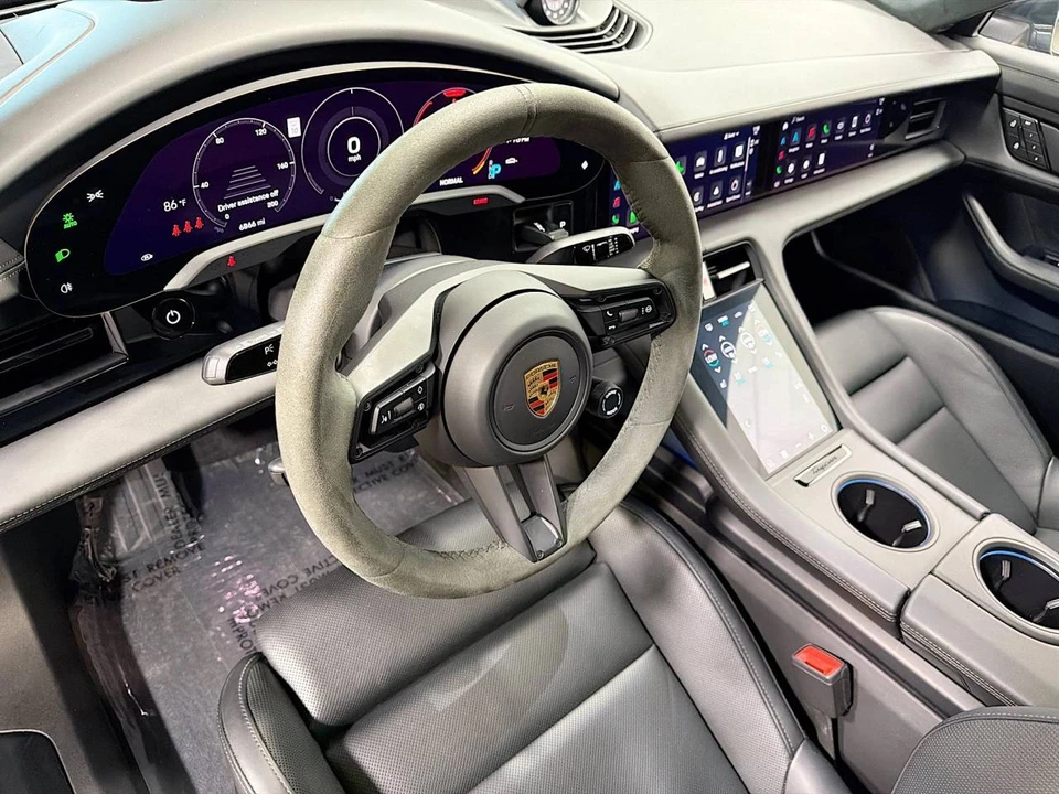 2023 Porsche Taycan GTS - Image 4 of 5