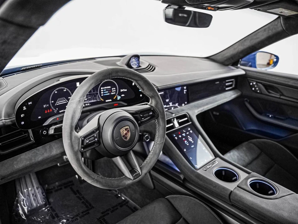 2023 Porsche Taycan GTS - Image 4 of 5