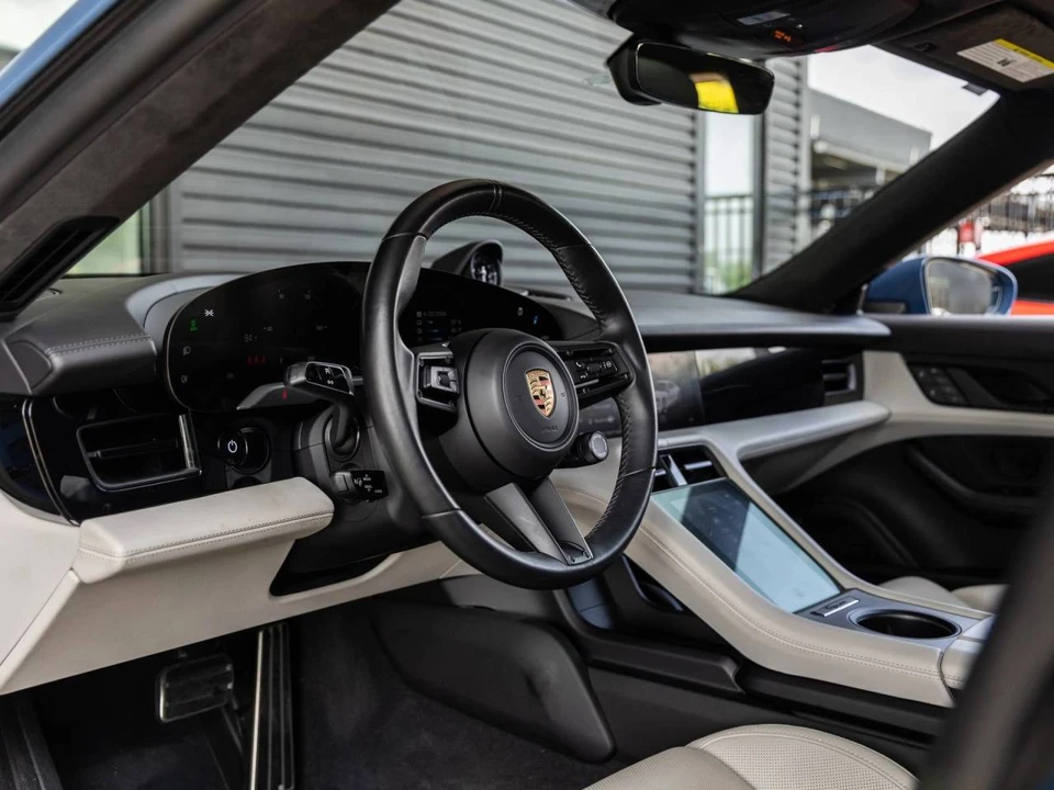 2023 Porsche Taycan GTS - Image 4 of 5