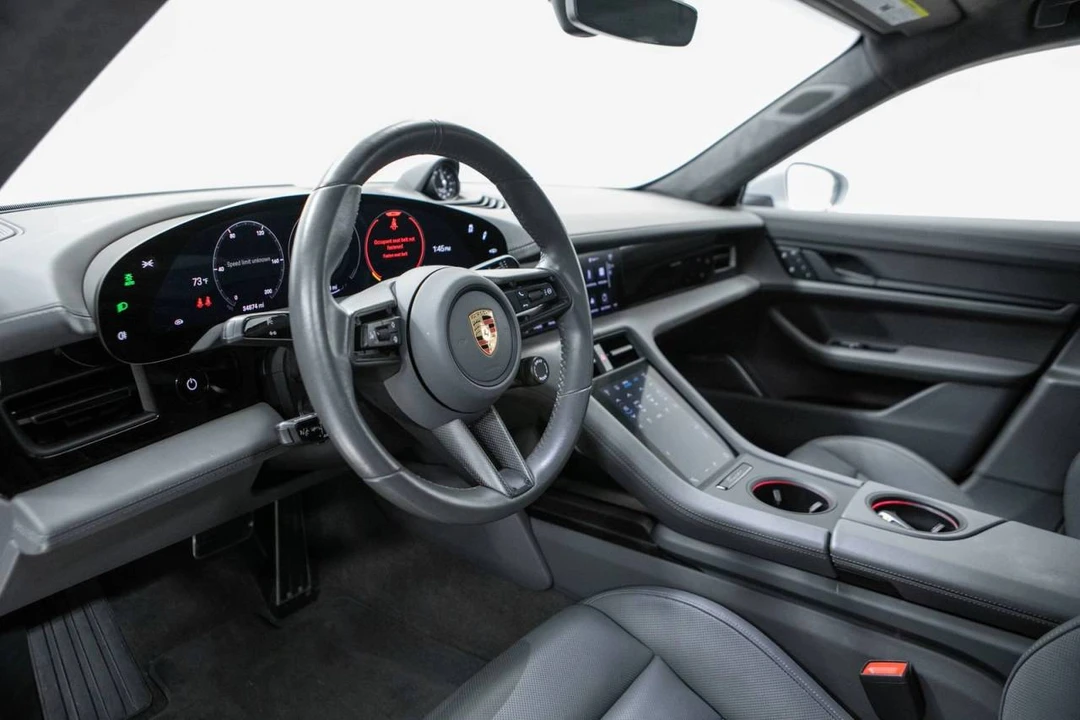 2023 Porsche Taycan GTS - Image 4 of 5