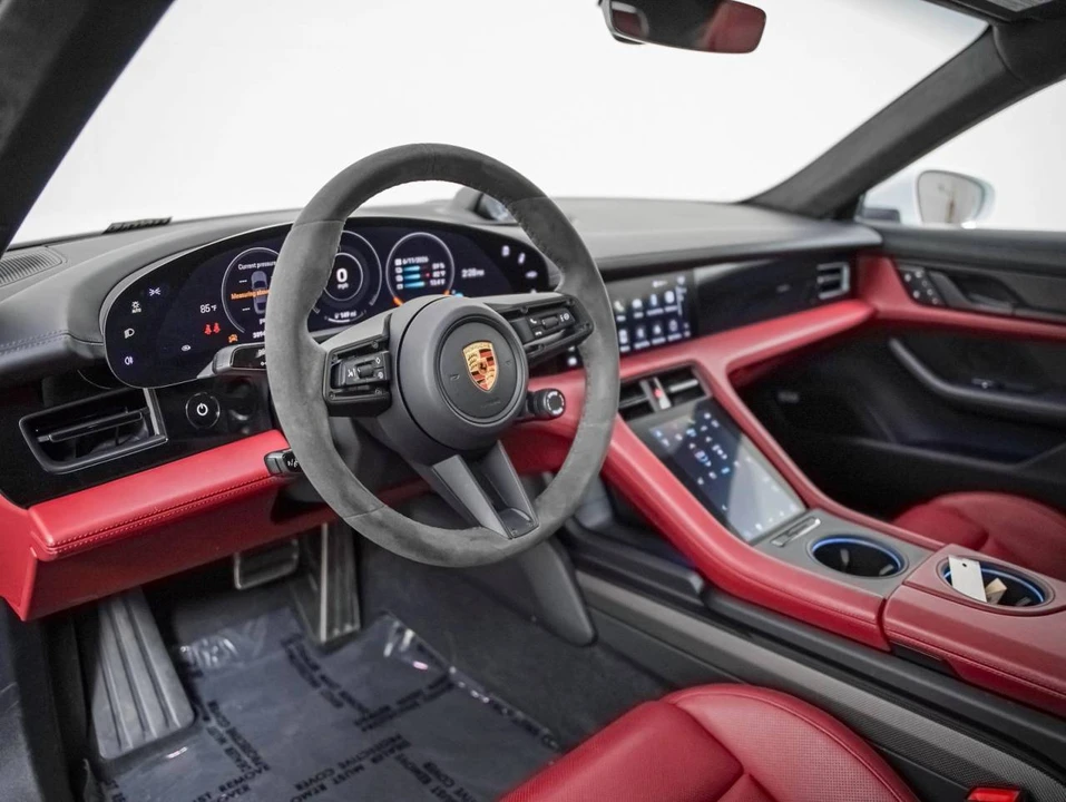 2023 Porsche Taycan GTS - Image 4 of 5