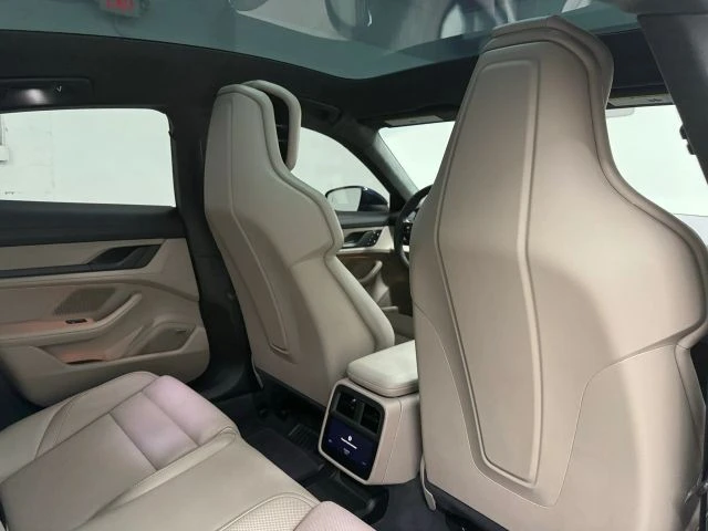 2023 Porsche Taycan GTS - Image 15 of 31