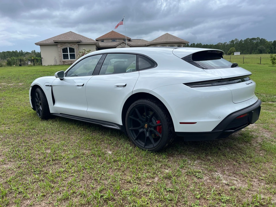 2023 Porsche Taycan GTS - Image 10 of 31