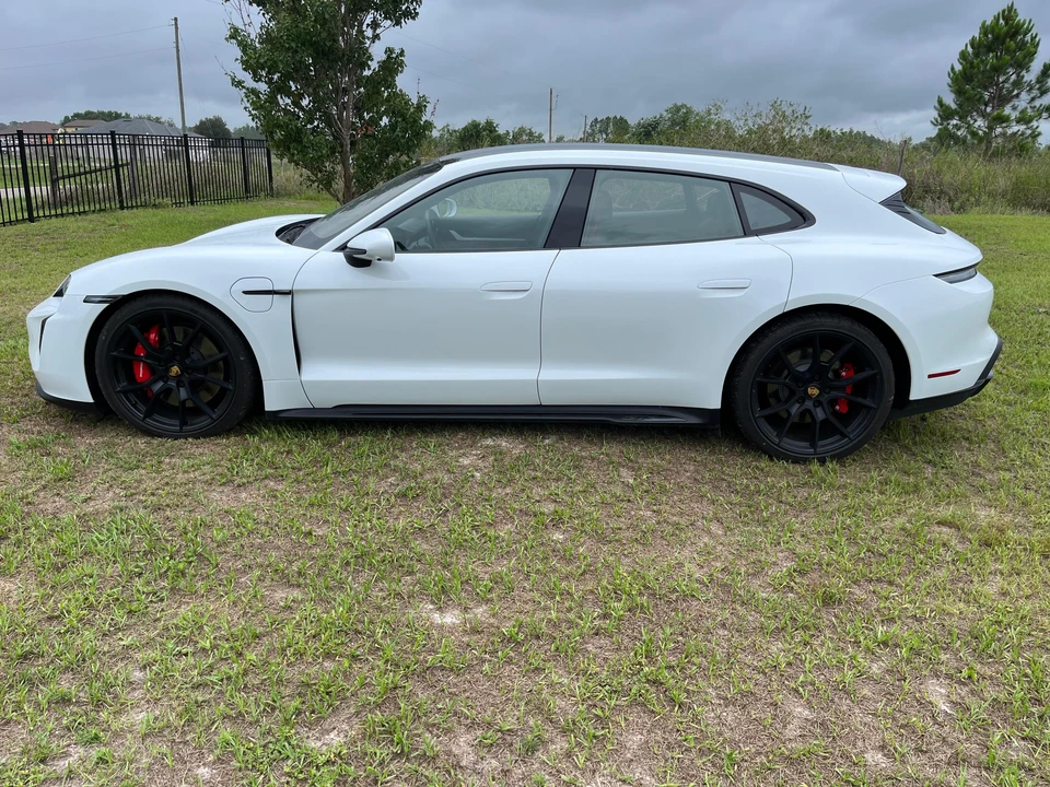 2023 Porsche Taycan GTS - Image 9 of 31