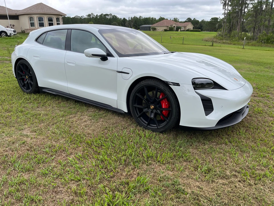 2023 Porsche Taycan GTS - Image 12 of 31
