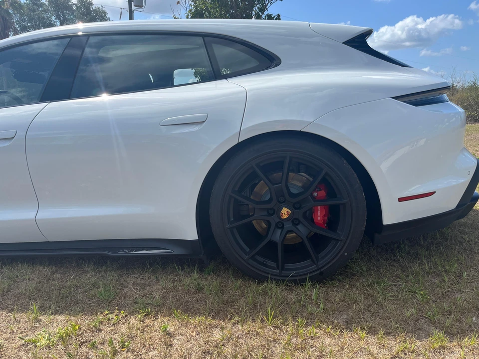 2023 Porsche Taycan GTS - Image 27 of 31