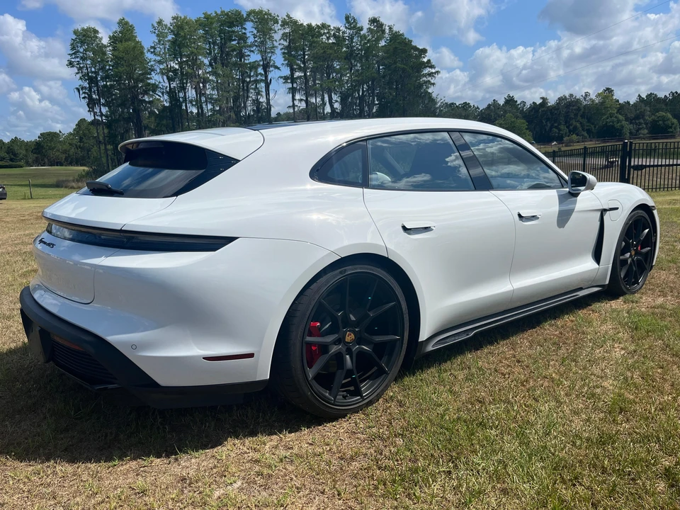 2023 Porsche Taycan GTS - Image 11 of 31