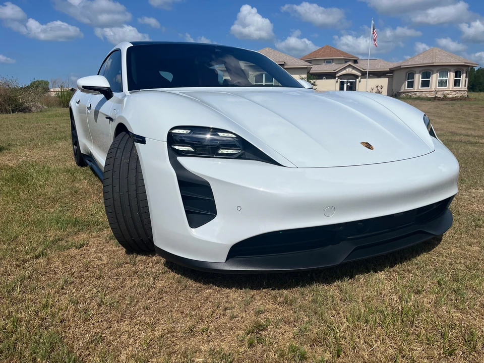 2023 Porsche Taycan GTS - Image 15 of 31