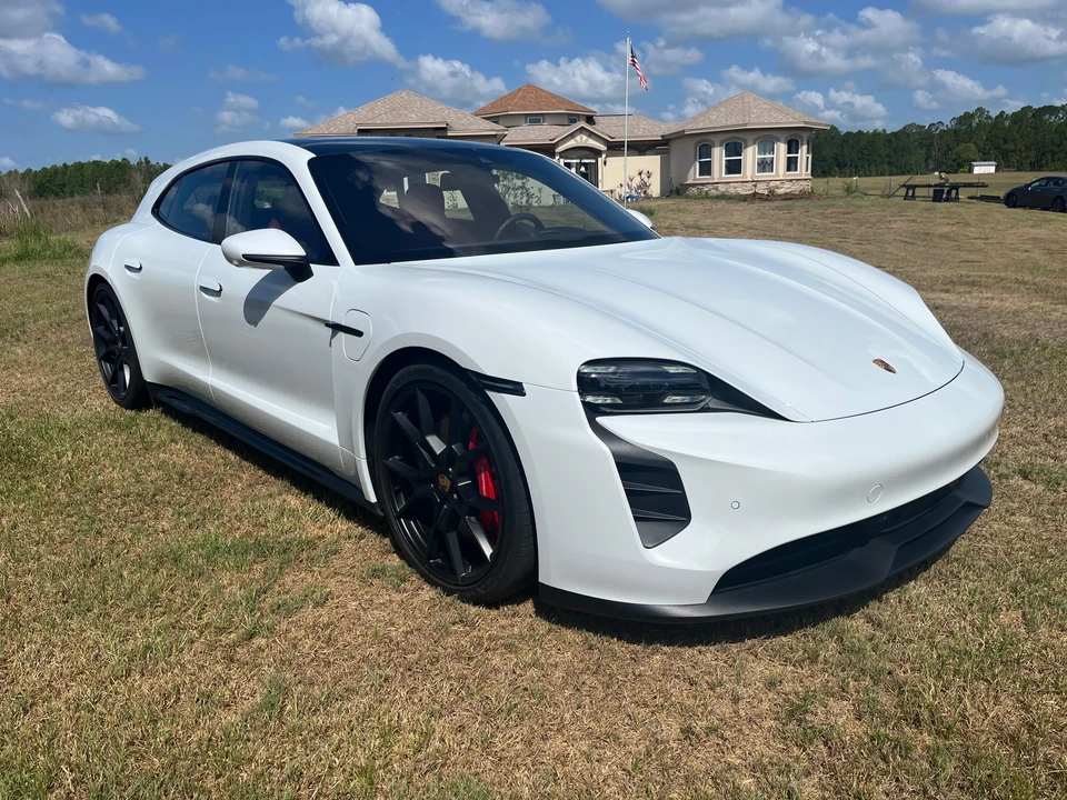 2023 Porsche Taycan GTS - Image 13 of 31