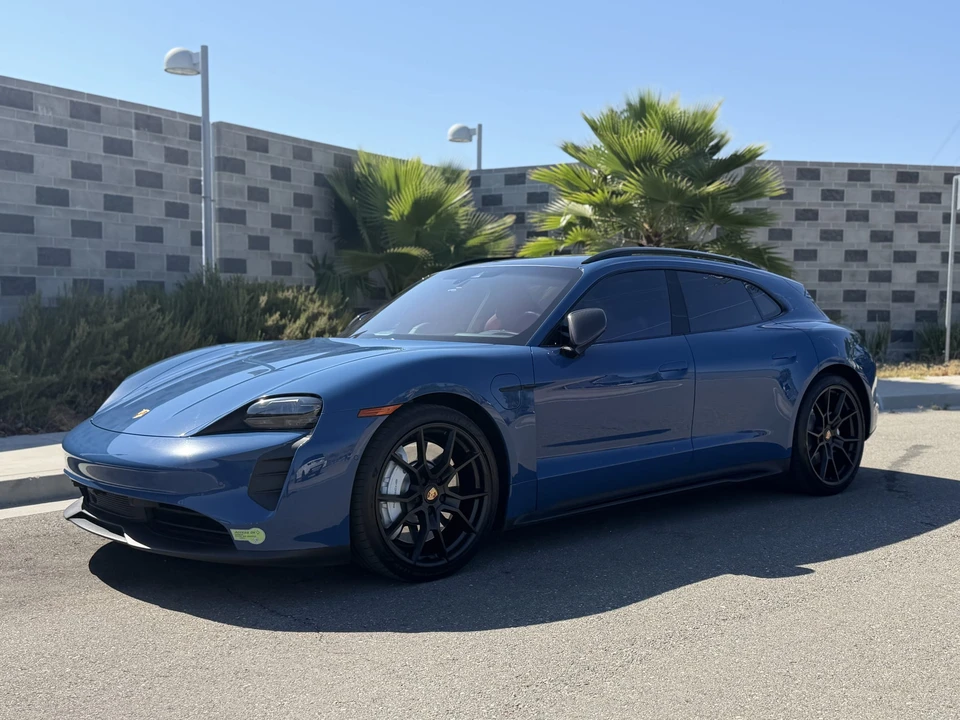 2023 Porsche Taycan Cross Turismo - Image 2 of 31